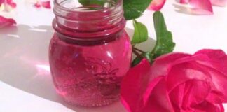 Eau de rose fait maison