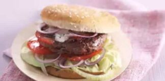 Hamburger léger à la sauce au fromage blanc