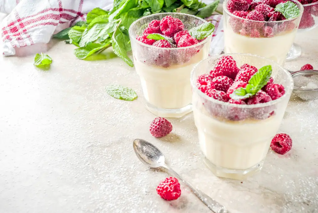 Mousse de fromage blanc aux framboises